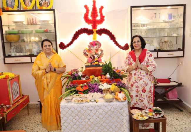 डॉ. नीलम गोऱ्हे यांच्या पुणे येथील निवासस्थानी श्री गणेशाची प्रतिष्ठापना
