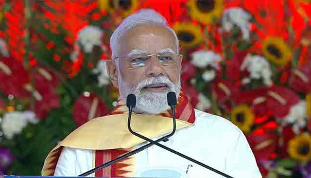 ...म्हणून समाज मोदींना मानतो