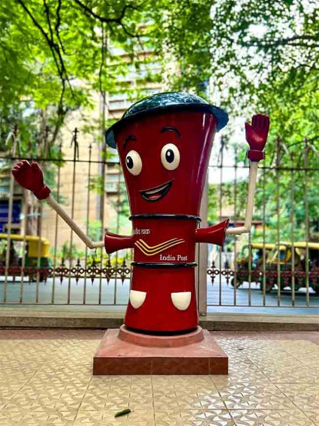भाऊरायांना राखी पाठवण्यासाठी पोस्ट ऑफिस सज्ज, पावसाची चिंता मिटली; राखीसाठी वॉटरप्रूफ लिफाफा