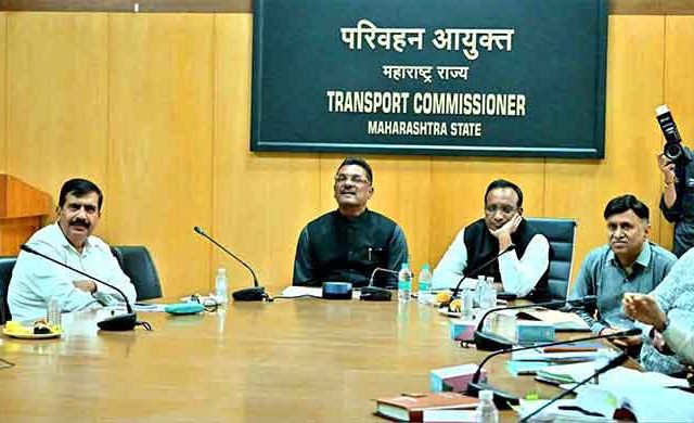विद्यार्थी स्कूल व्हॅन नियमावली अंतिम करून अधिसूचना जारी करा