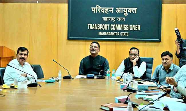 विद्यार्थी स्कूल व्हॅन नियमावली अंतिम करून अधिसूचना जारी करा