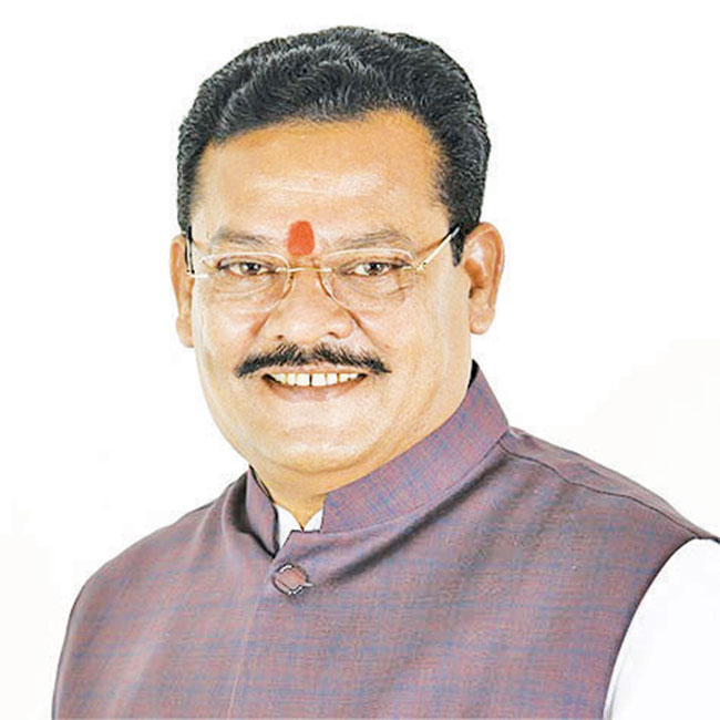 ‘सरकारचा पैसा आहे,  आपल्या बापाचं काय जातंय?’
