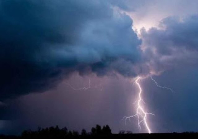 Rain update: महाराष्ट्रासाठी पुढील २४ तास अतिमुसळधार, रायगडमध्ये अतिवृष्टीची शक्यता, गरज असेल तरच घराबाहेर पडा