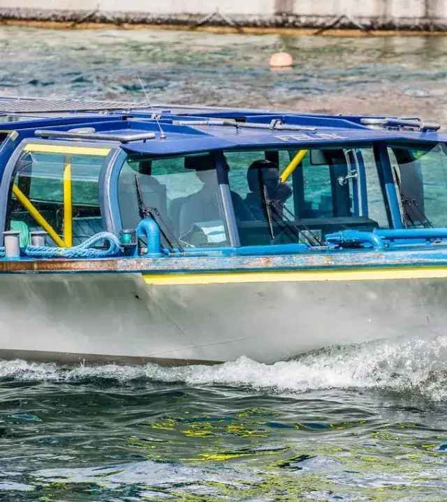E-Water Taxi : काय सांगता? गेटवे ते जेएनपीए फक्त ४० मिनिटांत! ई-वॉटर टॅक्सीची धमाकेदार एंट्री; 'या' तारखेपासून होणार सुरु