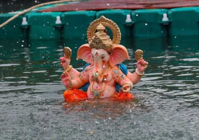 विसर्जित केलेल्या गणेश मूर्त्यांचे व्हिडिओ तसेच फोटो काढण्यावर बंदी, पुणे पोलिसांचे कडक निर्देश