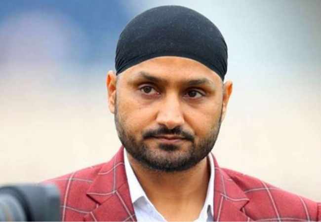 “१८ वर्षापूर्वीचं का उकरून काढलं?” थप्पड कांड व्हिडिओ लिकने भज्जी संतापला