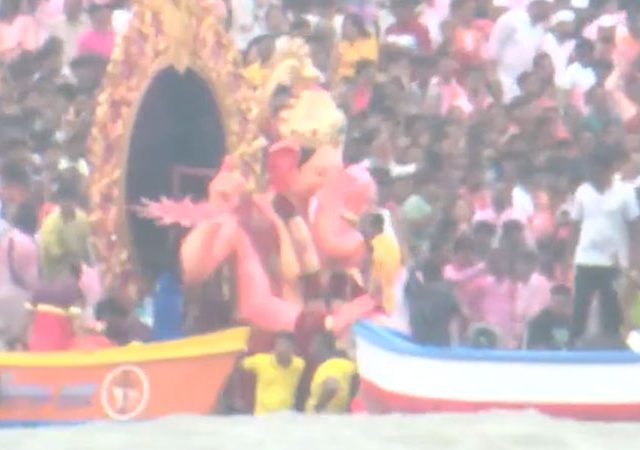 थोड्याच वेळात होणार लालबागच्या राजाचं विसर्जन