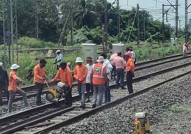 रविवारी रेल्वेचा मेगाब्लॉक, वेळापत्रक बघून प्रवासाचं नियोजन करा