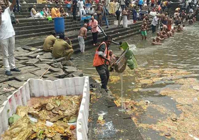 मुंबईच्या ऐतिहासिक बाणगंगा तलावाची अशी केली स्वच्छता