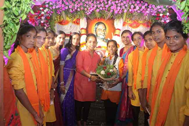 कोकणातील महिला भजन मंडळाची अनोखी परंपरा
