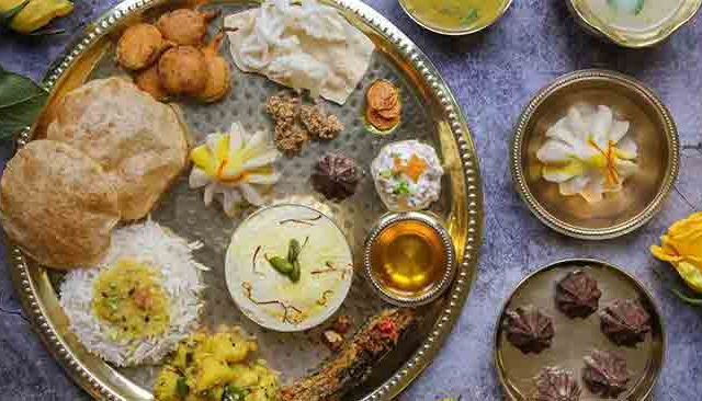 नवरात्रीत देवीच्या आवडीनुसार कोणत्या दिवशी कोणता नैवेद्य अर्पण कराल ?