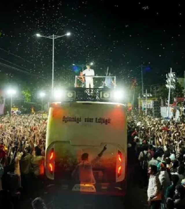 VK Karur Stampede : विजय थलापतीला अटक होणार? करूर चेंगराचेंगरी प्रकरणात टीव्हीके जिल्हा सचिवांना बेड्या; पोलिसांची मोठी कारवाई