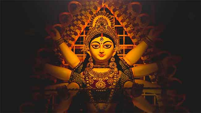 देवी दुर्गेचा आशीर्वाद हवा आहे? मग नवरात्रीपूर्वी घरात या वस्तू नक्की आणा !