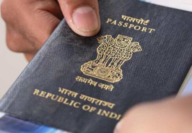 मुंबई विमानतळावर बनावट भारतीय पासपोर्टवर फिरताना आढळले नेपाळी आणि बांगलादेशी नागरिक