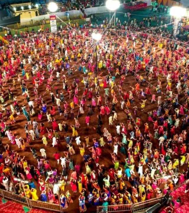 Navratri 2025 : नवरात्रोत्सवात गरबा फक्त हिंदूंसाठीचं, मुस्लिमांना 'नो एंट्री' ,विश्व हिंदू परिषदेची कठोर सूचना