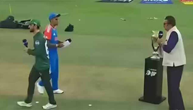 IND vs PAK : हस्तांदोलन वादाचा खरा आरोपी सापडला!