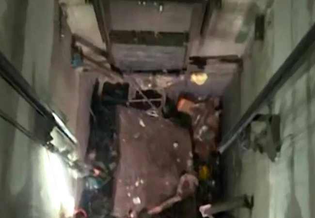 Lift Collapse: कल्याणमध्ये सहाव्या मजल्यावरून लिफ्टचा अपघात, आठ जणांपैकी चारजण गंभीर जखमी, तर दोघांचे पाय…