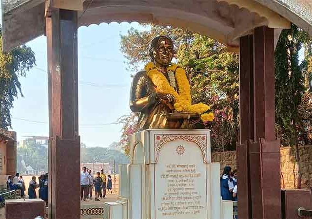 दादरमध्ये कायदा सुव्यवस्था बिघडवण्याच्या हेतूने समाजकंटकांचं धक्कादायक कृत्य
