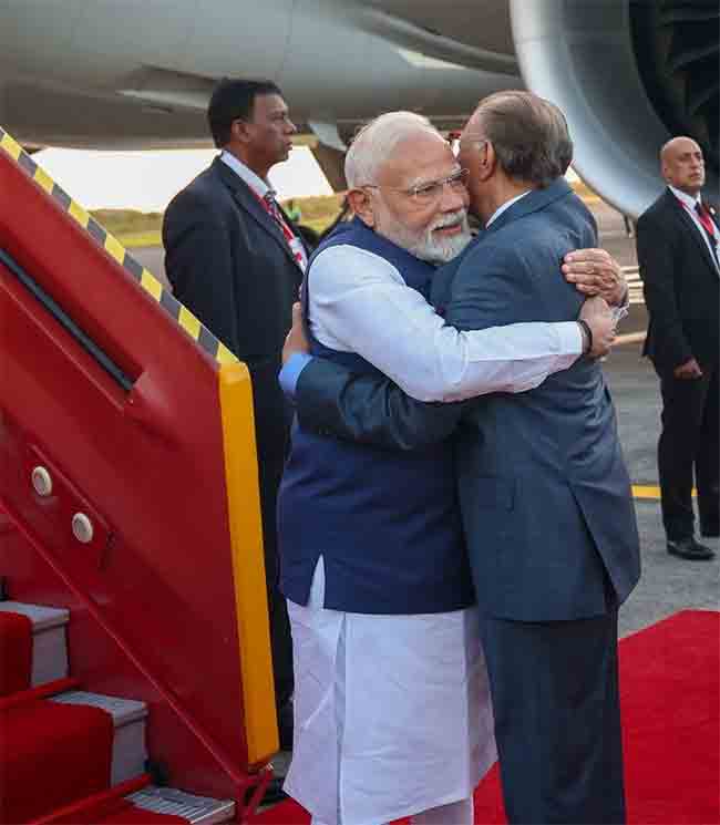 Pm Narendra Modi : पंतप्रधान मोदी गुरुवारी वाराणसीत मॉरिशसच्या पंतप्रधानांना भेटणार