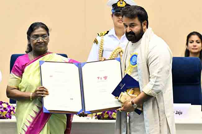 मोहनलाल यांना दादासाहेब फाळके पुरस्कार, तर शाहरूख, विक्रांत आणि राणी मुखर्जीला पुरस्कार प्रदान