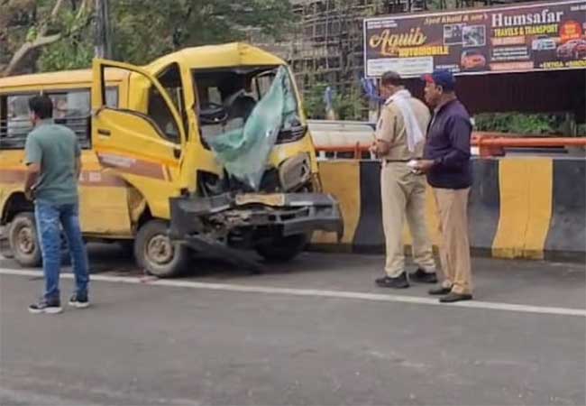 स्कूल व्हॅन आणि स्कूल बसची धडक, अपघातात अनेक विद्यार्थी जखमी