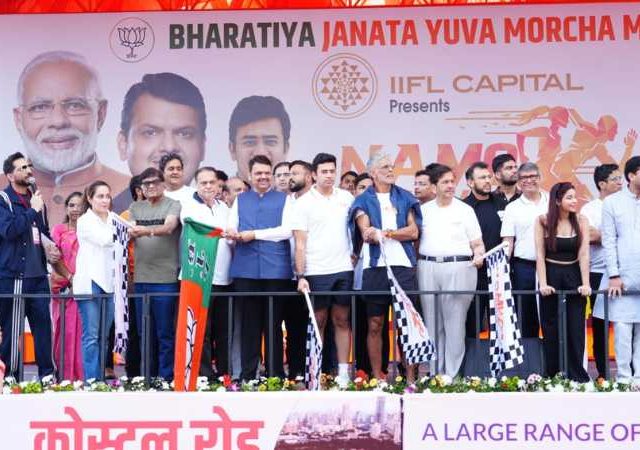 मुंबईत 'नमो युवा रन' चा जल्लोष!, मुख्यमंत्र्यानी हिरवा झेंडा दाखवत केली दिमाखात सुरुवात