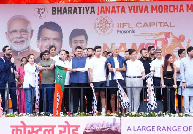 मुंबईत ‘नमो युवा रन’ चा जल्लोष!, मुख्यमंत्र्यानी हिरवा झेंडा दाखवत केली दिमाखात सुरुवात