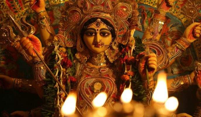 भारताच्या वेगवेगळ्या राज्यांमध्ये नवरात्र कशी साजरी केली जाते ?