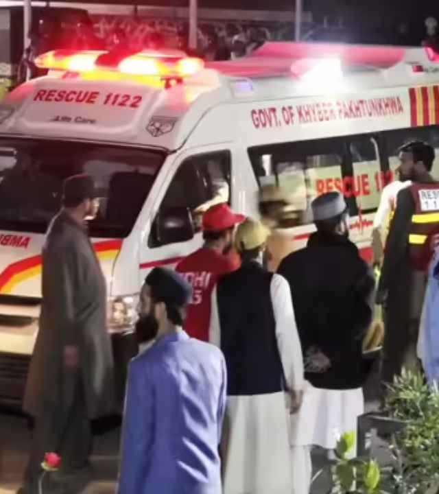 Pakistan AirStrike : मोठी बातमी, पाकिस्तानच्या J-१७ फायटर जेटने उडवली आपलीच घरं, अनेक जण ठार