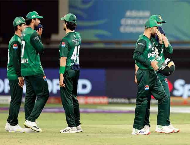 Asia Cup 2025: पाकिस्तानची नाटकं काही चालेना, UAE विरुद्ध सामन्याला ९ वाजता होणार सुरूवात