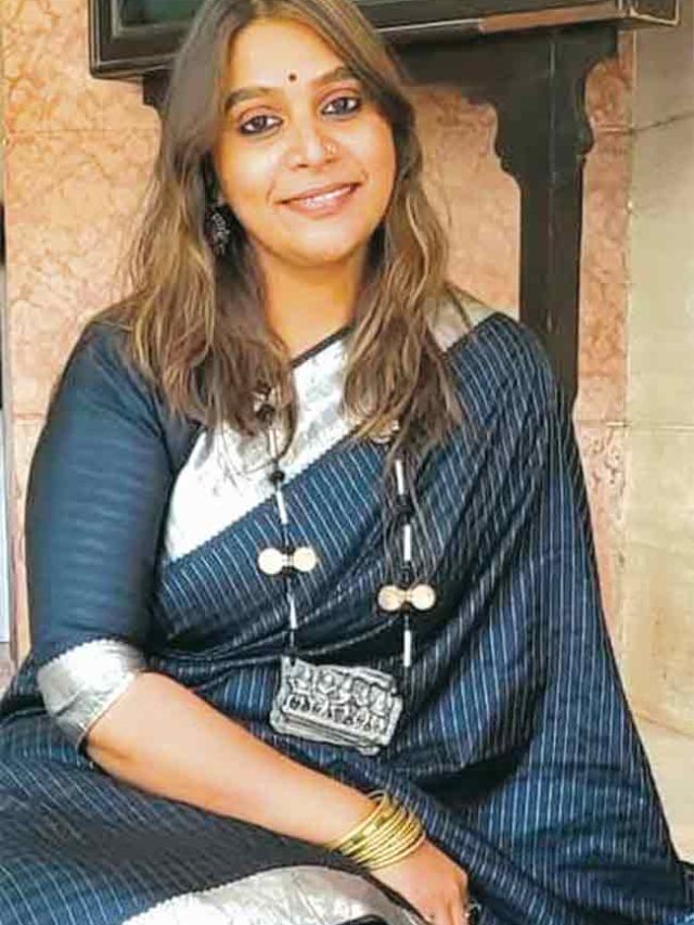 ओंडक्याला मोहोर शिल्पकलेचा
