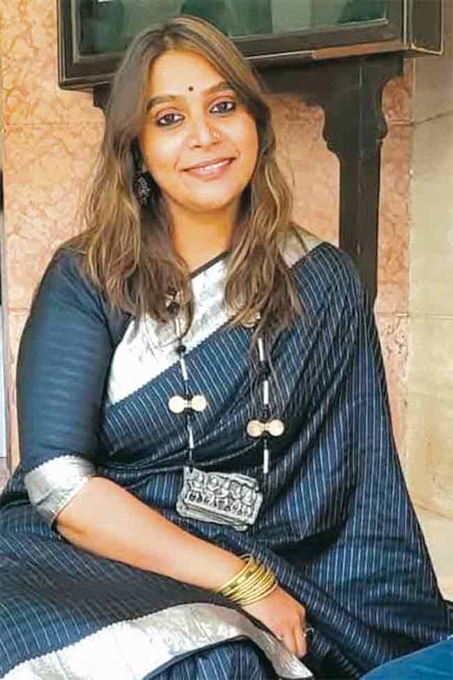 ओंडक्याला मोहोर शिल्पकलेचा