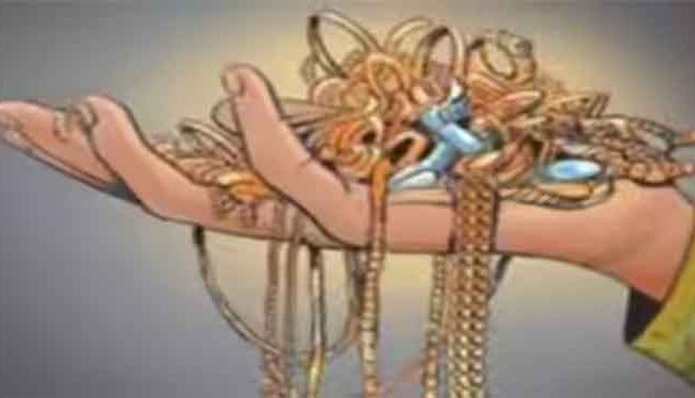 पाहुणे आले आणि दागिने चोरून पसार झाले