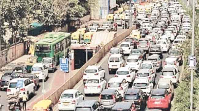 दुरवस्था उड्डाणपुलांची, कोंडी मुंबईकरांची