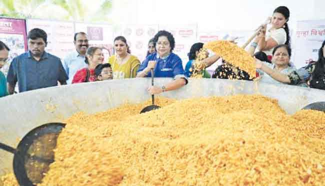 विदर्भातील स्पेशल ‘कच्चा चिवड्या’चा विश्वविक्रम