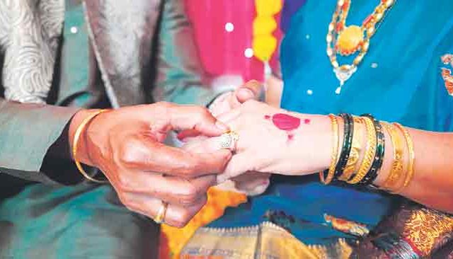 सावली उन्हामध्ये, तसा तू माझ्या मनी...