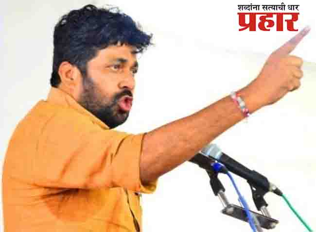आत्महत्या करण्याऐवजी आमदाराला कापा; शेतकरी परिषदेत बच्चू कडूंची जीभ घसरली