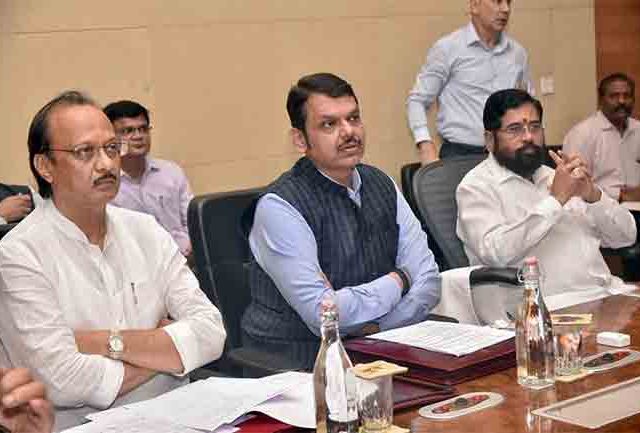 Maharashtra Cabinet Meeting : राज्याच्या विकासाला गती; FDI साठी विशेष अधिकारी पद, जात प्रमाणपत्र, रेल्वे निधी... कॅबिनेटचे ७ मोठे धमाके!