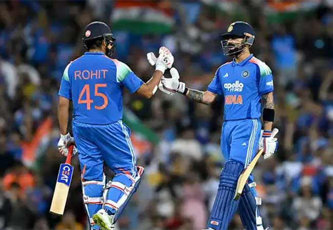 ‘रो-को’ने ऑस्ट्रेलियाचा विजयरथ रोखला, रोहितचे शतक आणि विराटचे अर्धशतक; ‘रो-को’ची ऐतिहासिक कामगिरी