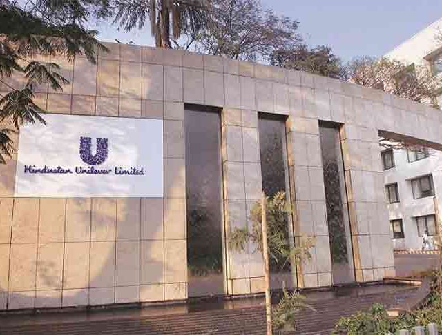 HUL Q2 Results: देशातील बडी एफएमसीजी कंपनी हिंदुस्थान युनिलिव्हर लिमिटेडचा निकाल जाहीर कंपनीच्या निव्वळ नफ्यात ३.८% वाढ कंपनीकडून Dividend जाहीर