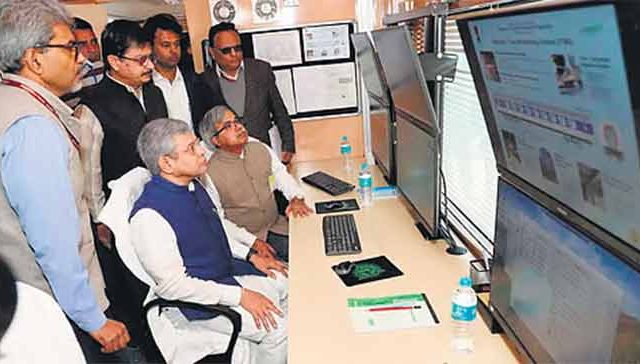 नवी दिल्ली स्टेशनवर 'हाई-टेक' सुविधा! रेल्वेमंत्र्यांनी केले 'यात्री सुविधा केंद्राचे' निरीक्षण
