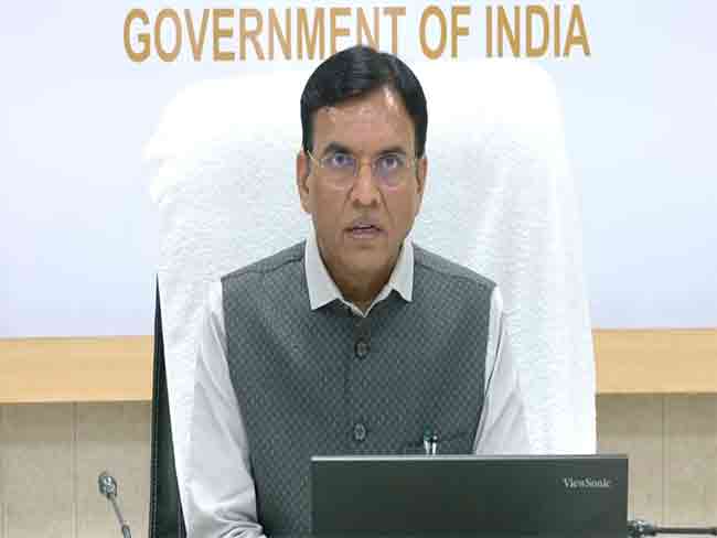 EPFO: आता ईपीएफतील निधी ७५% तातडीने काढता येणार ! मनसुख मंडाविया यांच्याकडून महत्वपूर्ण स्पष्टीकरण, जाणून घ्या नवे बदल….