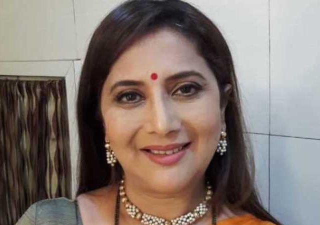 चतुरस्त्र अभिनेत्री निवेदिता सराफ यांना यंदाचा गंधार गौरव पुरस्कार जाहीर