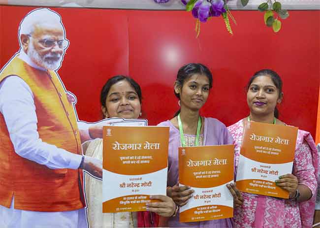 दिवाळी रोजगार मेळाव्यात मोदींनी ५१,००० हून अधिक जणांना दिली नोकरी