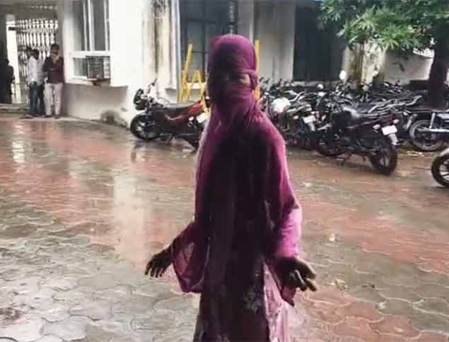 अरबी शिकवणाऱ्या व्यक्तीवर अल्पवयीन विद्यार्थिनींशी गैरवर्तन केल्याचा आरोप; पोक्सो अंतर्गत गुन्हा दाखल