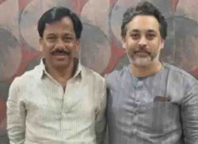 'ठाकरें'ना दसऱ्यालाच मोठा झटका! ठाकरे गटाला धक्क्यावर धक्के, कोकणातील नेता शिंदे गटात दाखल