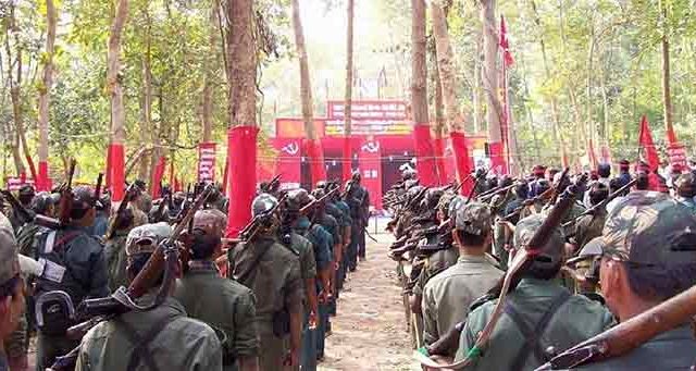 छत्तीसगडमध्ये १७० माओवादी आत्मसमर्पित!