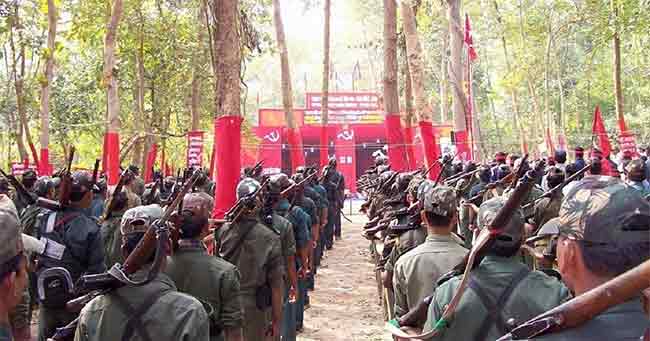 छत्तीसगडमध्ये १७० माओवादी आत्मसमर्पित!