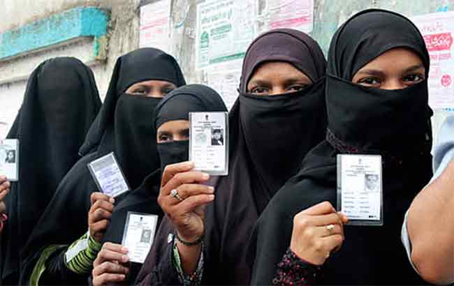 Bihar Election 2025 : बुरखा परिधान केलेल्या महिलांना मतदान करता येणार का ?