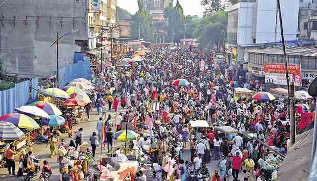 पुण्याच्या या मार्केट्समध्ये एकदा फेरफटका मारलात, की दिवाळीची खरेदी पूर्ण झालीच म्हणायची!